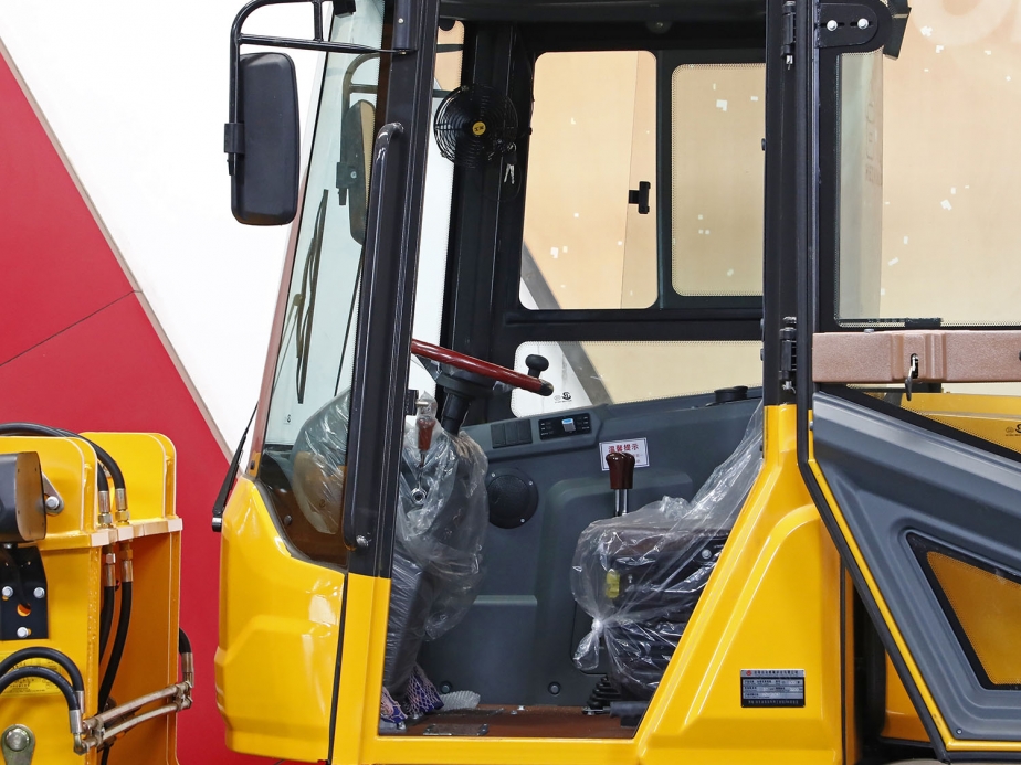 ZL920A全液壓裝(zhuang)載(zai)機(ji)