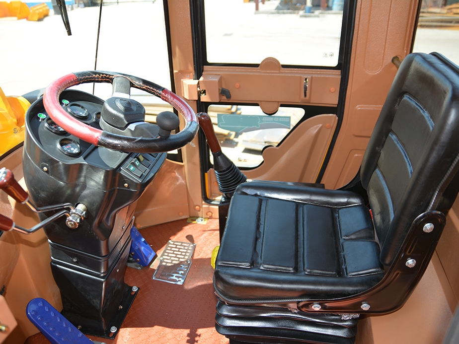 ZL930全(quan)液壓(ya)裝載機(ji)