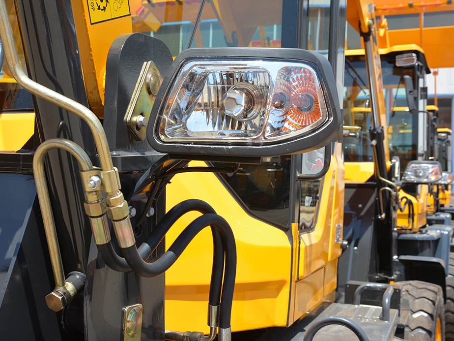 ZL930全(quan)液壓(ya)裝(zhuang)載機