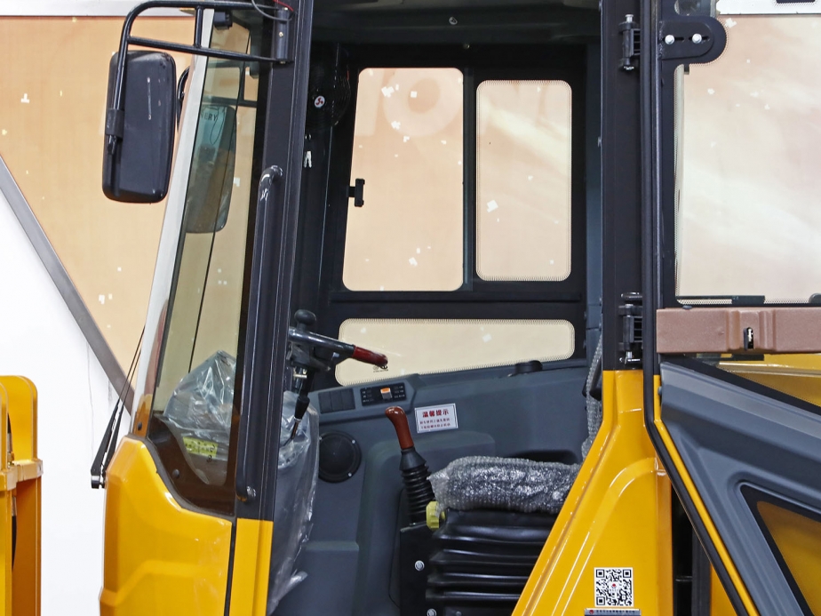 ZL938全(quan)液(ye)壓裝載(zai)機